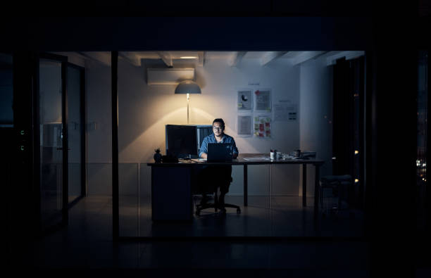 Medidas preventivas para garantizar una iluminación adecuada en el trabajo